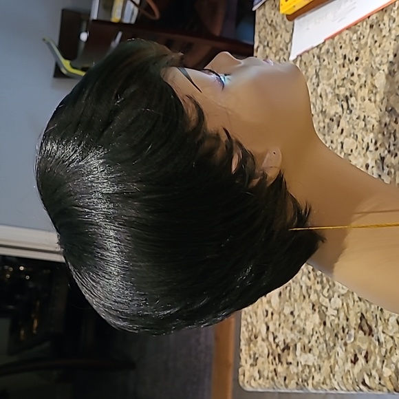 NWT synthetic wig - Picture 4 of 7